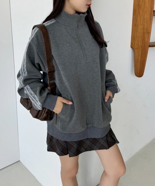 one after another NICE CLAUP(ワンアフターアナザーナイスクラップ)の「ハーフジップオーバーサイズスウェット(スウェット・レディース・チャコールグレー/杢グレー/アイボリー/オフホワイト/ブラウン・FREE)」の13枚目の写真