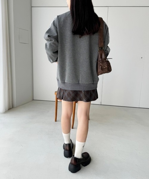 one after another NICE CLAUP(ワンアフターアナザーナイスクラップ)の「ハーフジップオーバーサイズスウェット(スウェット・レディース・チャコールグレー/杢グレー/アイボリー/オフホワイト/ブラウン・FREE)」の9枚目の写真