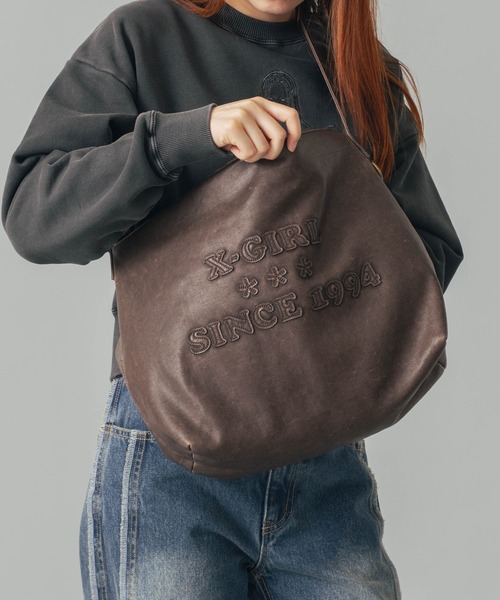 X-girl（エックスガール）の「PATCHED LOGO FAUX LEATHER SHOULDER BAG（ショルダーバッグ・レディース・ブラウン/ブラック・ONE SIZE）」の4枚目の写真