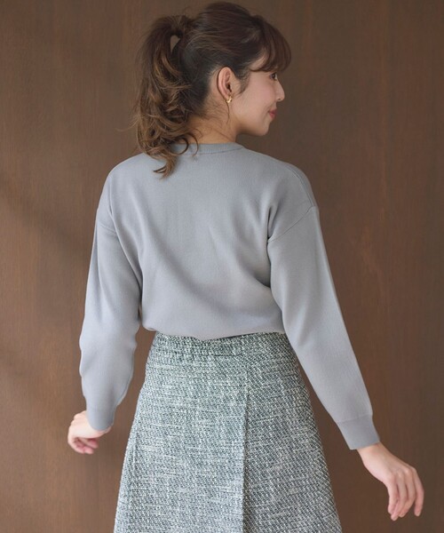 Feroux(フェルゥ)の「【洗える】レタードロゴ プルオーバーニット(ニット/セーター・レディース・グレー系/アイボリー系/ダークブラウン系・F)」の7枚目の写真