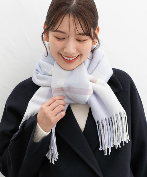 Honeys(ハニーズ)の「【シアバター加工・抗菌防臭・吸湿発熱】チェック柄ストール(ストール/ショール・レディース・グレー系/レッド系/ブルー系/イエロー系/グリーン系/ベージュ系・FREE)」の5枚目の写真