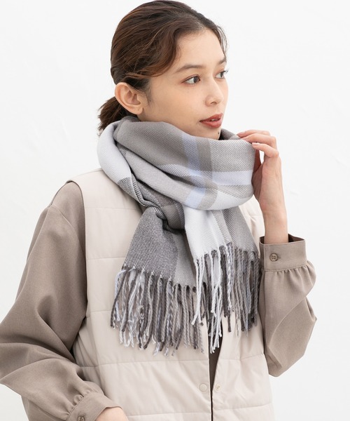 Honeys(ハニーズ)の「【シアバター加工・抗菌防臭・吸湿発熱】チェック柄ストール(ストール/ショール・レディース・グレー系/レッド系/ブルー系/イエロー系/グリーン系/ベージュ系・FREE)」の13枚目の写真
