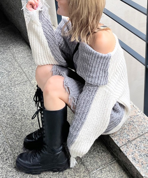 SPIRALGIRL(スパイラルガール)の「チョーカーオフショルバイカラーニット(ワンピース・レディース・ブルー/グレー/ブラック・FREE)」の15枚目の写真