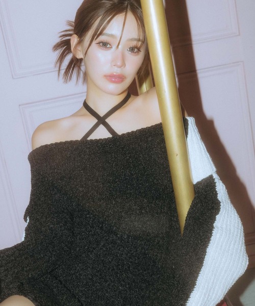 SPIRALGIRL(スパイラルガール)の「チョーカーオフショルバイカラーニット(ワンピース・レディース・ブルー/グレー/ブラック・FREE)」の10枚目の写真