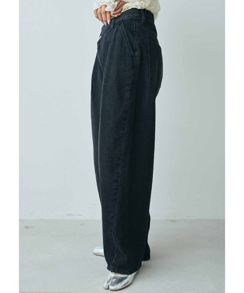 ＭＥＤＥ１９Ｆ カーヴィーシルエットのブラックデニムパンツ（デニムパンツ）｜MEDE19F（メデジュウキュウ）