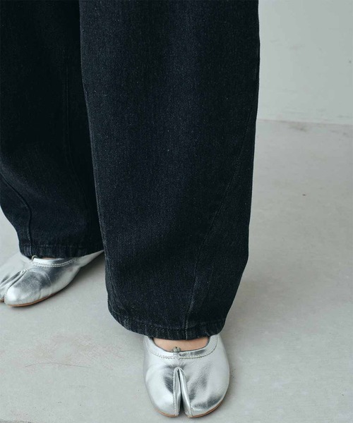 ＭＥＤＥ１９Ｆ カーヴィーシルエットのブラックデニムパンツ（デニムパンツ）｜MEDE19F（メデジュウキュウ）