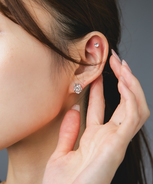 Os accessory(オズアクセサリー)の「Os -オズ- 【金属アレルギー対応】メタルローズピアス(ピアス(両耳用)・レディース・ゴールド/シルバー・ONE SIZE)」の8枚目の写真