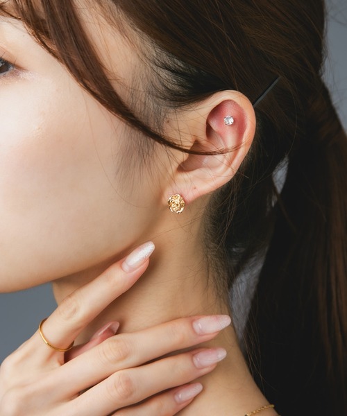 Os accessory(オズアクセサリー)の「Os -オズ- 【金属アレルギー対応】メタルローズピアス(ピアス(両耳用)・レディース・ゴールド/シルバー・ONE SIZE)」の15枚目の写真
