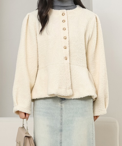 Lace Ladies(レースレディース)の「ノーカラー ペプラム ショート ボア ジャケット(ノーカラージャケット・レディース・ベージュ/ブラック/アイボリー/グレー・M)」の2枚目の写真