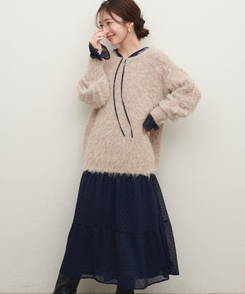 natural couture(ナチュラルクチュール)の「フリルトリム袖ティアードワンピース(ワンピース・レディース・オフホワイト/ネイビー・MEDIUM/LARGE)」の15枚目の写真