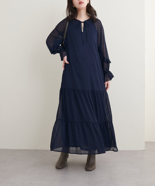 natural couture(ナチュラルクチュール)の「フリルトリム袖ティアードワンピース(ワンピース・レディース・オフホワイト/ネイビー・MEDIUM/LARGE)」の19枚目の写真