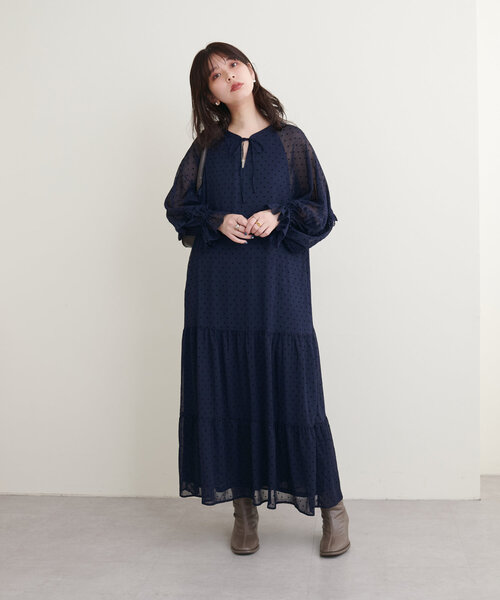 natural couture(ナチュラルクチュール)の「フリルトリム袖ティアードワンピース(ワンピース・レディース・オフホワイト/ネイビー・MEDIUM/LARGE)」の20枚目の写真
