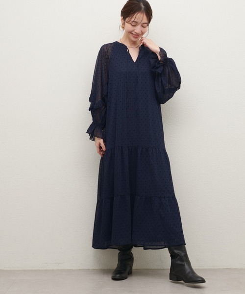 natural couture(ナチュラルクチュール)の「フリルトリム袖ティアードワンピース(ワンピース・レディース・オフホワイト/ネイビー・MEDIUM/LARGE)」の3枚目の写真