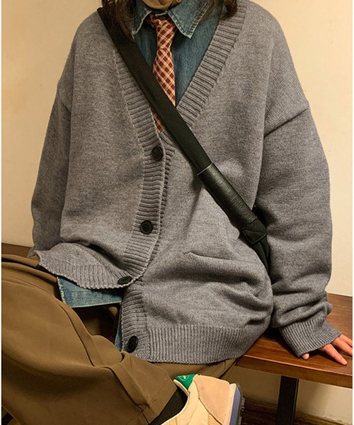 ROOPTOKYO（ループトウキョウ）の「オーバーサイズ Vネックニットカーディガン（カーディガン/ボレロ・メンズ・ブラック/アイボリー/グレー/ベージュ・M/L）」の4枚目の写真