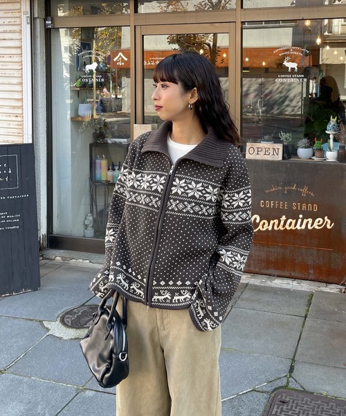 Chillfar（チルファー）の「ノルディック柄ジップニットカーデ（カーディガン/ボレロ・レディース・ネイビー/チャコール/レッド/アイボリー/ブラウン・FREE）」の22枚目の写真