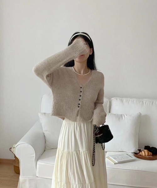 Chiina(チーナ)の「Chiina/スリム Vネック シャギーニットカーディガン(カーディガン/ボレロ・レディース・ベージュ/ホワイト/ブラウン/ピンク/グレー/ライトブルー・FREE)」の4枚目の写真