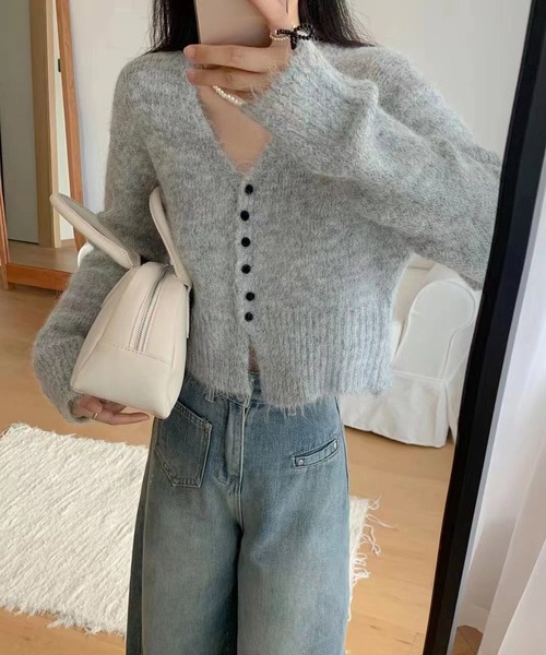 Chiina(チーナ)の「Chiina/スリム Vネック シャギーニットカーディガン(カーディガン/ボレロ・レディース・ベージュ/ホワイト/ブラウン/ピンク/グレー/ライトブルー・FREE)」の21枚目の写真