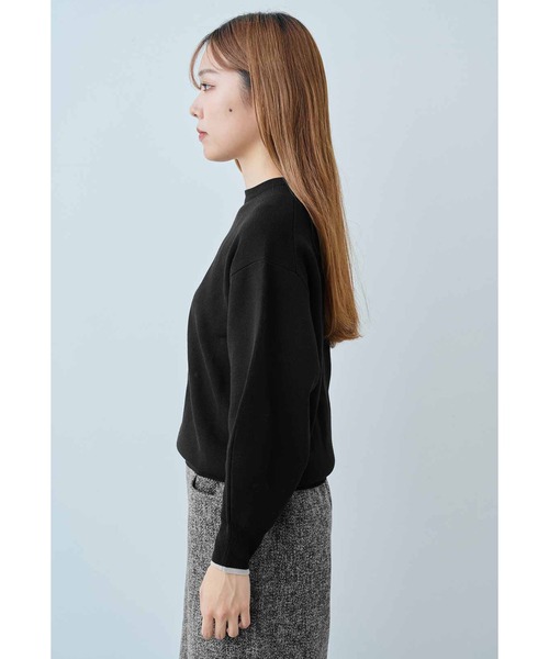 IEDIT（イディット）の「ＩＥＤＩＴ　コットン混ミラノリブ素材でロングシーズン活躍　ふんわり袖ニット（ニット/セーター・レディース・ホワイト/ブラック・M/L/LL/3L/S/4L）」の5枚目の写真