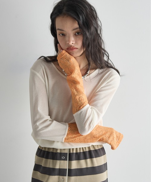 THE YOn(ザヨン)の「2WAYスイッチレースカフシアーロングスリーブT(Tシャツ/カットソー・レディース・イエロー/アイボリー/グレイッシュベージュ/チャコールグレー・FREE)」の17枚目の写真