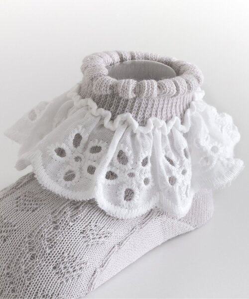 apres les cours（アプレレクール）の「レースフリルベビーソックス（ベビーシューズ/ベビーソックス・キッズ・アイボリー/グレー・9/12）」の7枚目の写真