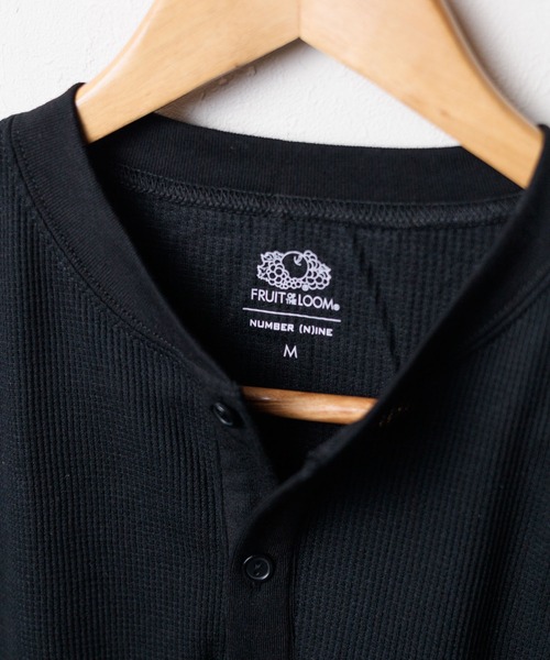 NUMBER (N)INE(ナンバーナイン)の「【78】【FRUIT OF THE LOOMxNUMBER(N)INE】 Henry Neck T(Tシャツ/カットソー・メンズ・ブラック/ホワイト・MEDIUM/LARGE/X-LARGE)」の5枚目の写真