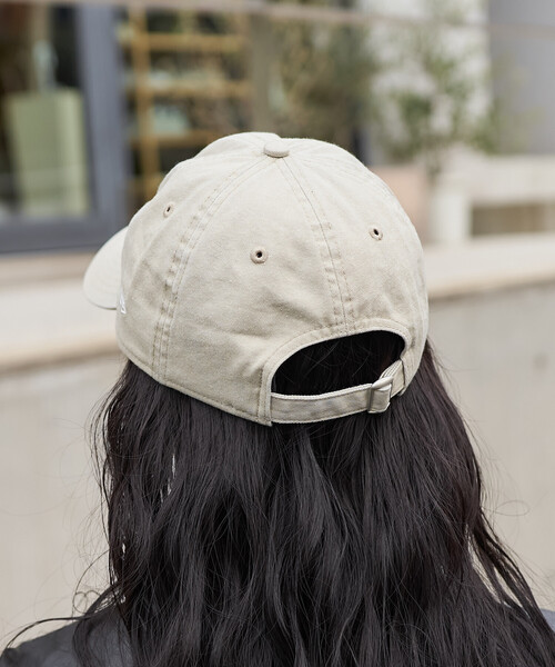 FREAK'S STORE(フリークスストア)の「New Era × FREAK'S STORE/ニューエラ 別注 9TWENTY MICROMINI LOGO CAP/別注 9TWENTY マイクロ ミニロゴ キャップ(キャップ・レディース・ブラック/ベージュ/ネイビー/ブラウン・ONE SIZE)」の6枚目の写真