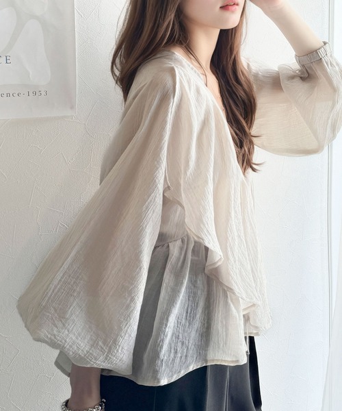 classicalelf（クラシカルエルフ）の「上品な抜け感で、体系カバーも叶う♪シアーアシメフリルブラウス（シャツ/ブラウス・レディース・チャコール/ブラック/グレイッシュベージュ/アイボリー・LARGE/MEDIUM/SMALL/X-LARGE）」の18枚目の写真
