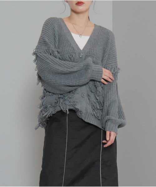 OandI(オーアンドアイ)の「バルキーフリンジカーディガン(カーディガン/ボレロ・レディース・ブラウン/チャコールグレー/ブラック・FREE)」の3枚目の写真
