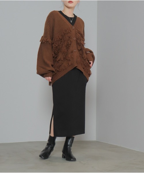 OandI(オーアンドアイ)の「バルキーフリンジカーディガン(カーディガン/ボレロ・レディース・ブラウン/チャコールグレー/ブラック・FREE)」の4枚目の写真