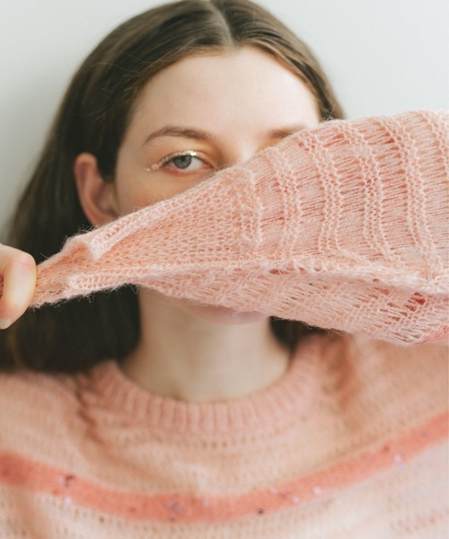 VANNIE U（ヴァニーユー）の「スパンコールボーダーシアーニット（ニット/セーター・レディース・アイボリー/ライトグレー/ピンク・FREE）」の4枚目の写真