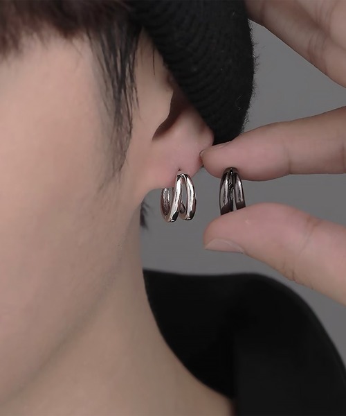 SBG（エスビー）の「SBG ダブルフープピアス 片耳（ピアス（片耳用）・メンズ・ブラック/シルバー・FREE）」の4枚目の写真