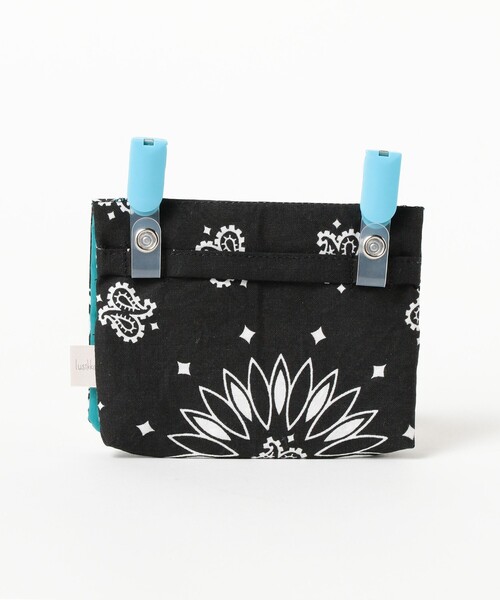 こども ビームス（コドモビームス）の「lusikka / バンダナ柄 移動ポケット（ボディバッグ/ウエストポーチ・キッズ・ブラック/サックスブルー・ONE SIZE）」の3枚目の写真