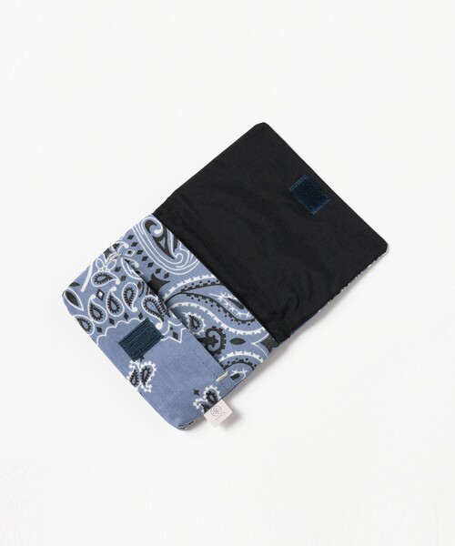 こども ビームス（コドモビームス）の「lusikka / バンダナ柄 移動ポケット（ボディバッグ/ウエストポーチ・キッズ・ブラック/サックスブルー・ONE SIZE）」の13枚目の写真