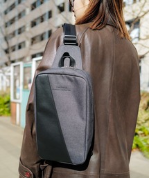 【BULE STANDARD/ブルースタンダード】【コンパクトな荷物でのお出掛けにぴったり】切り替え フェイクレザー ボディーバッグ 内ポケット付き デイリーユース トラベル イベント お出かけ 旅行 ユニセックス