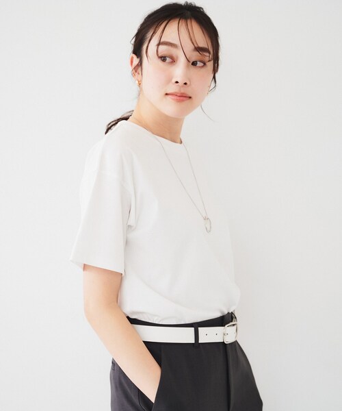 UNTITLED(アンタイトル)の「【接触冷感/抗菌防臭/マシンウォッシャブル】クリアスムース Tシャツ(Tシャツ/カットソー・レディース・ブラック/ホワイト・00/02/04/44/48/50)」の2枚目の写真