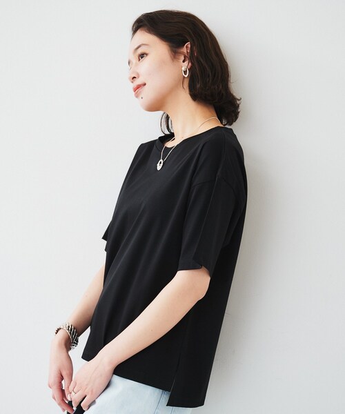 UNTITLED(アンタイトル)の「【接触冷感/抗菌防臭/マシンウォッシャブル】クリアスムース Tシャツ(Tシャツ/カットソー・レディース・ブラック/ホワイト・00/02/04/44/48/50)」の9枚目の写真