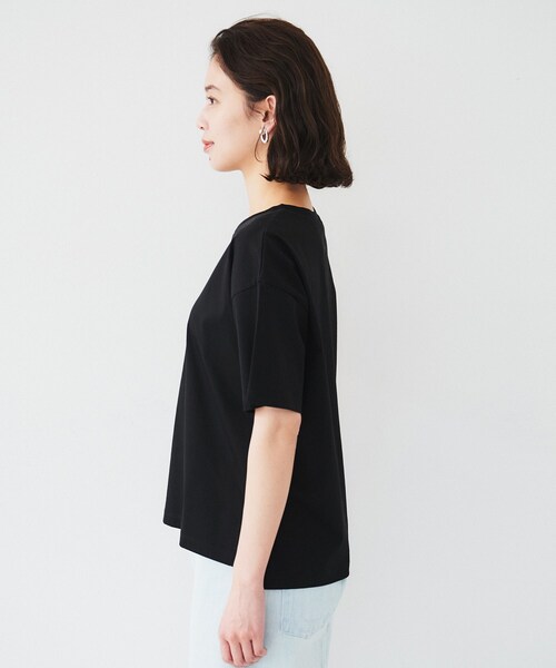 UNTITLED(アンタイトル)の「【接触冷感/抗菌防臭/マシンウォッシャブル】クリアスムース Tシャツ(Tシャツ/カットソー・レディース・ブラック/ホワイト・00/02/04/44/48/50)」の13枚目の写真