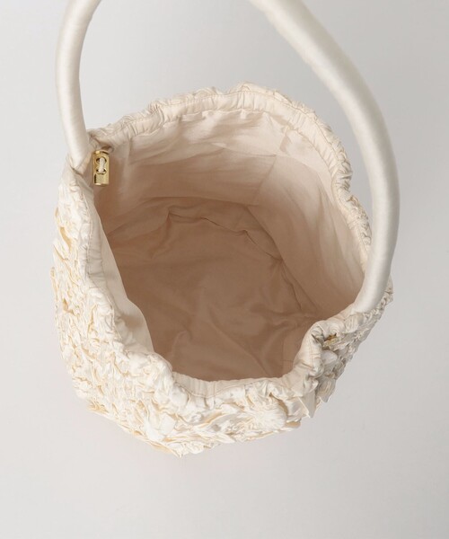 NE QUITTEZ PAS!（ヌキテパ）の「＜ne Quittez pas＞SHIRRING バッグ＜Select by EMMEL REFINES＞（ショルダーバッグ・レディース・オフホワイト/ケリーグリーン・FREE）」の13枚目の写真