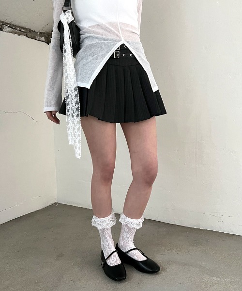 4INT.(フォイント)の「【ギークシック / インナーパンツ付き】 ダブルベルト ストライプ プリーツ ミニ スカート(スカート・レディース・チャコールグレー/ブラック・M/S)」の20枚目の写真