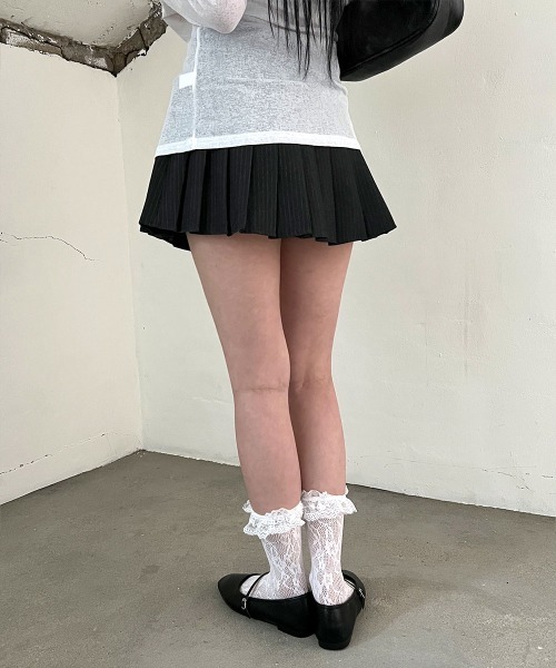 4INT.(フォイント)の「【ギークシック / インナーパンツ付き】 ダブルベルト ストライプ プリーツ ミニ スカート(スカート・レディース・チャコールグレー/ブラック・M/S)」の21枚目の写真