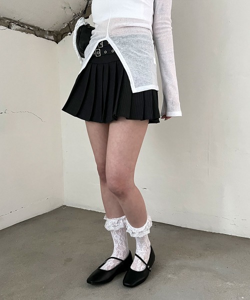 4INT.(フォイント)の「【ギークシック / インナーパンツ付き】 ダブルベルト ストライプ プリーツ ミニ スカート(スカート・レディース・チャコールグレー/ブラック・M/S)」の22枚目の写真