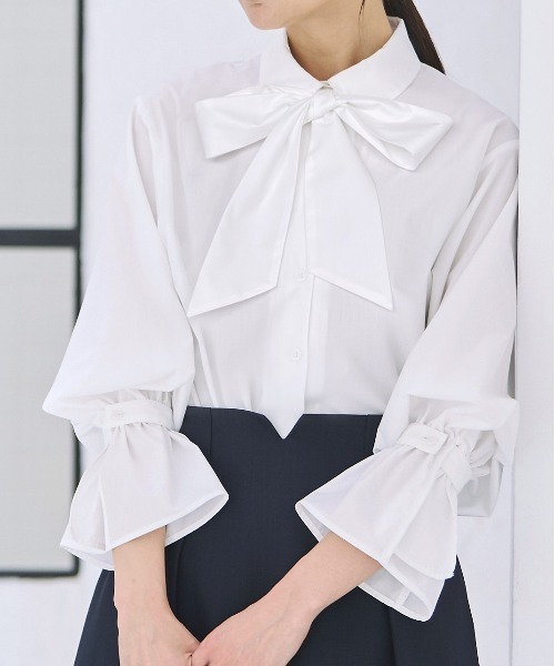RUIRUE BOUTIQUE（ルイルエブティック）の「洗える ｜ 2way プレシャス スタンダード シャツ ( ボウタイ 付 ) ｜ レディース ボウタイブラウス 体型カバー 長袖 オフィスカジュアル 無地 トップス シャツ（シャツ/ブラウス・レディース・アッシュ/ライトイエロー/ブラック/ラベンダー/ピンク/ホワイト・M/L）」の10枚目の写真