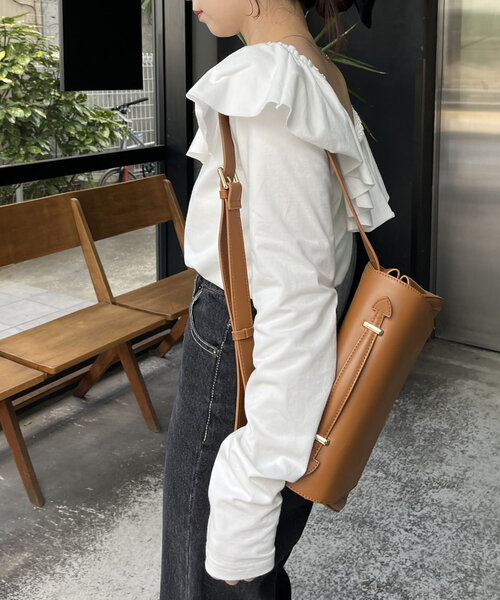 CAPRICIEUX LE'MAGE(カプリシューレマージュ)の「フリル2WAYロンT(Tシャツ/カットソー・レディース・オフホワイト/ブラック・FREE)」の11枚目の写真