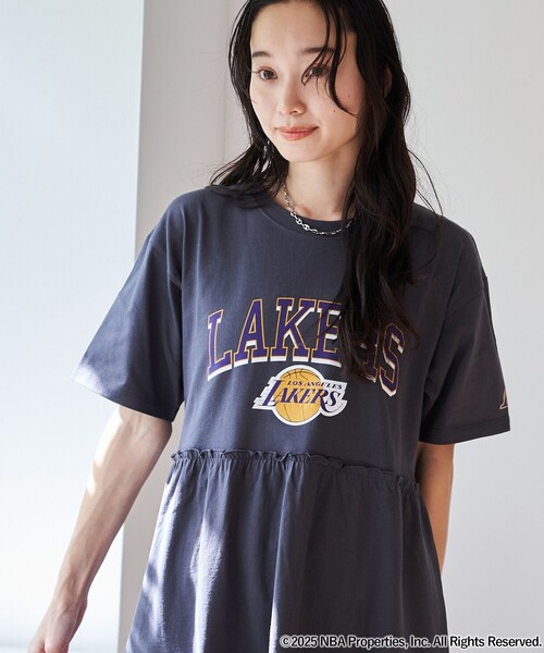 coen(コーエン)の「NBA別注 ティアードロゴプリントTシャツワンピース(ワンピース・レディース・オフホワイト/レッド/ダークグレー・FREE)」の11枚目の写真
