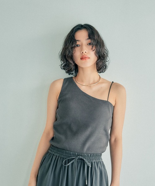 LEPSIM（レプシィム）の「カップ付きワンショルダー　320139（その他トップス・レディース・チャコールグレー/アイボリー・LARGE/MEDIUM）」の6枚目の写真