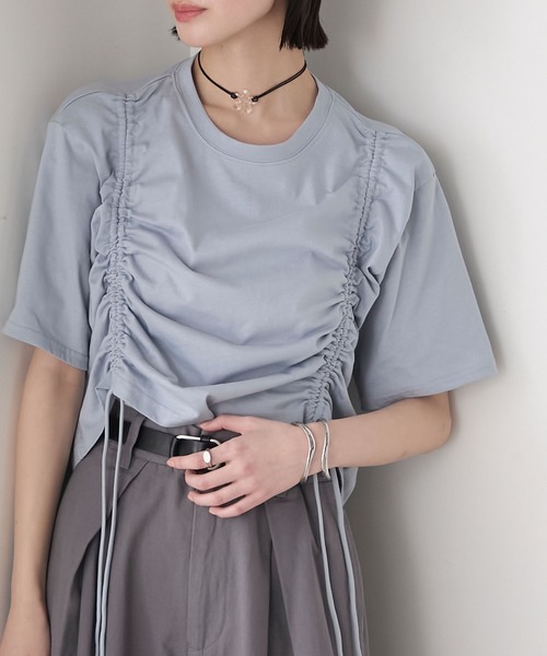 forksy.(フォルクシー)の「【forksy.】ドロストギャザー クロップド丈Tシャツ(Tシャツ/カットソー・レディース・ホワイト/ライトイエロー/ブルー/ブラック・FREE)」の3枚目の写真