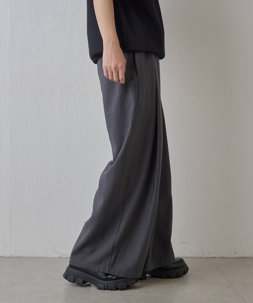 COLONY 2139（コロニートゥーワンスリーナイン）の「ランダムヘリンボーン2タックワイドパンツ（スラックス・メンズ・ブラック/グレー・LARGE/MEDIUM）」の9枚目の写真