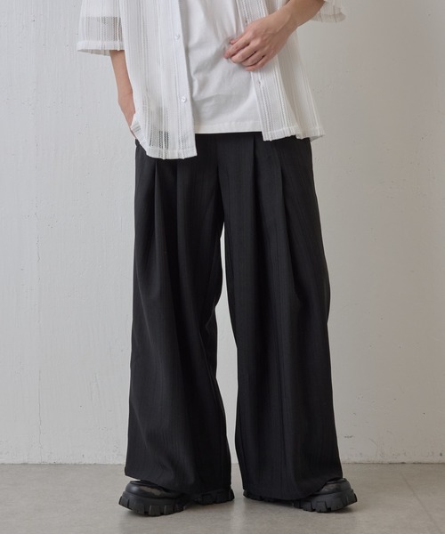 COLONY 2139（コロニートゥーワンスリーナイン）の「ランダムヘリンボーン2タックワイドパンツ（スラックス・メンズ・ブラック/グレー・LARGE/MEDIUM）」の3枚目の写真