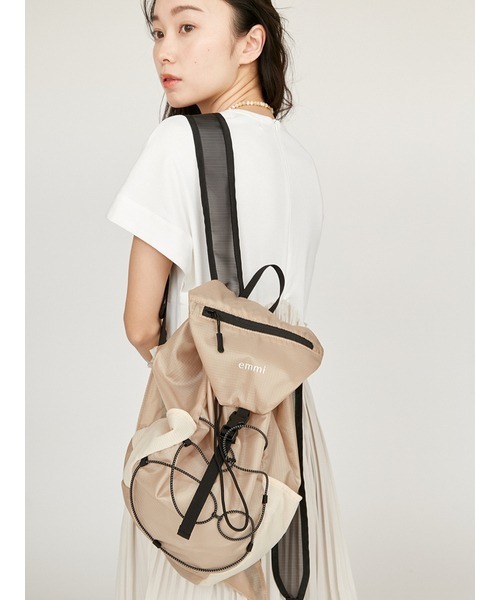 emmi（エミ）の「【限定カラー】パッカブルバックパック（バックパック/リュック・レディース・オレンジ/ベージュ/ホワイト/ブラック/ブルー・FREE）」の14枚目の写真