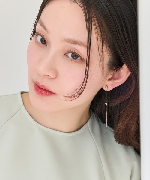 Phoebe（フィービィー）の「【金属アレルギー対応】ルミナスパールロングセラミックピアス（ピアス（両耳用）・レディース・イエローゴールド/シャンパン・FREE）」の5枚目の写真